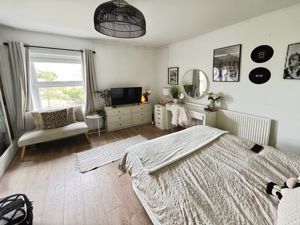 Bedroom- click for photo gallery